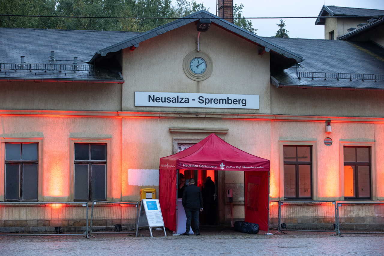 Bahnhof 12
